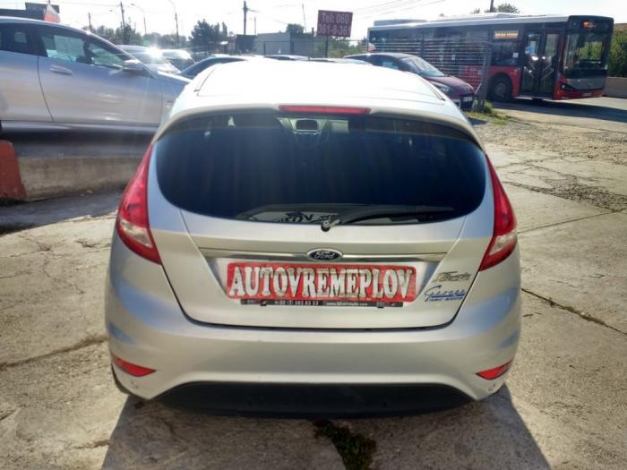 ford fiesta 1 2 besplatni mali oglasi
