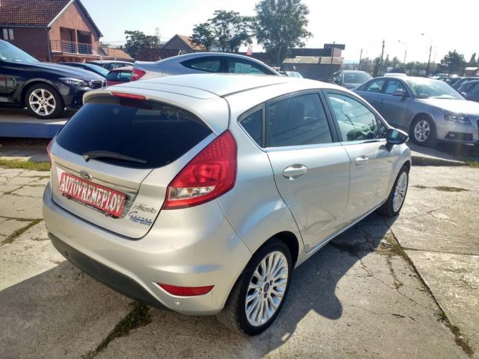 ford fiesta 1 2 besplatni mali oglasi