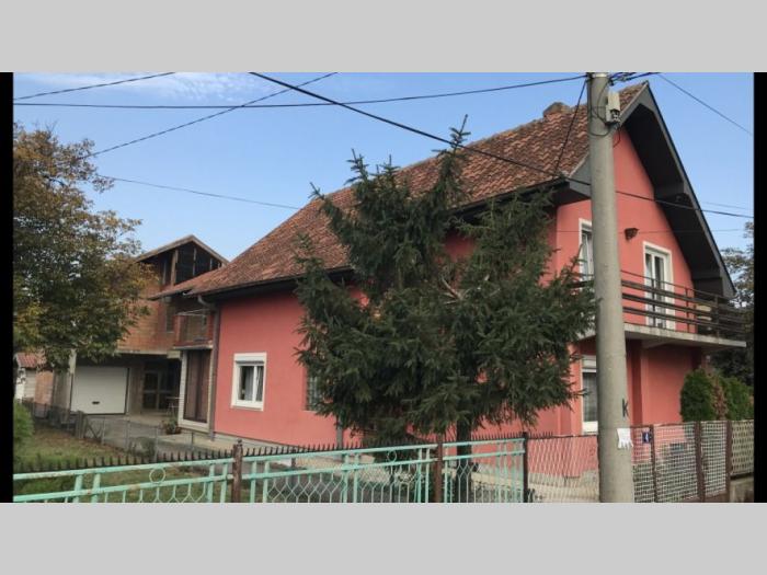 dve kuće u centru mladenovca besplatni mali oglasi