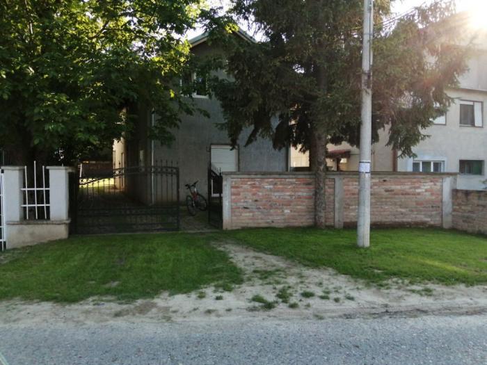 hitno, povoljno, kuća u novim banovcima besplatni mali oglasi