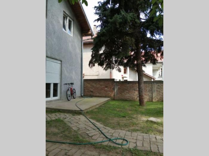 hitno, povoljno, kuća u novim banovcima besplatni mali oglasi