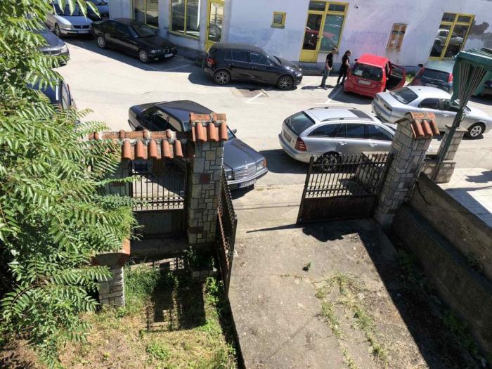 kuća i plac u centru kučeva besplatni mali oglasi