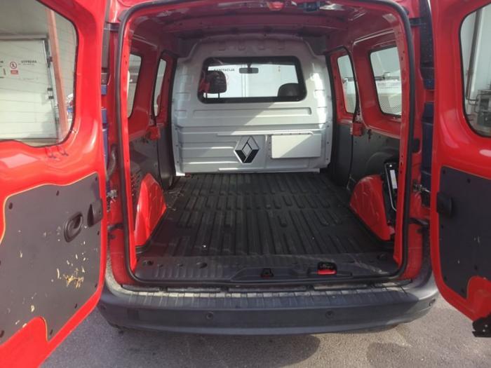 renault kangoo na električni pogon cena predjenog kilometra je 50 para 2015 godište besplatni mali oglasi