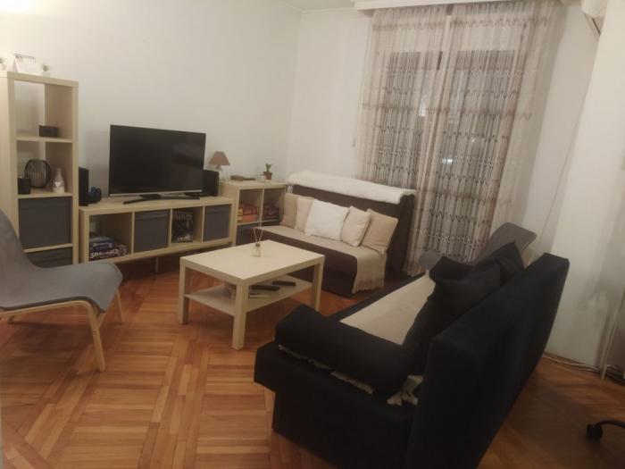 dvosoban, namešten stan 300 evra, lion, zvezdara, kulina bana izdaje vlasnik besplatni mali oglasi