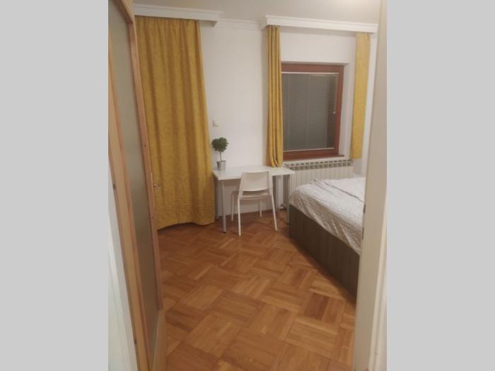 dvosoban, namešten stan 300 evra, lion, zvezdara, kulina bana izdaje vlasnik besplatni mali oglasi