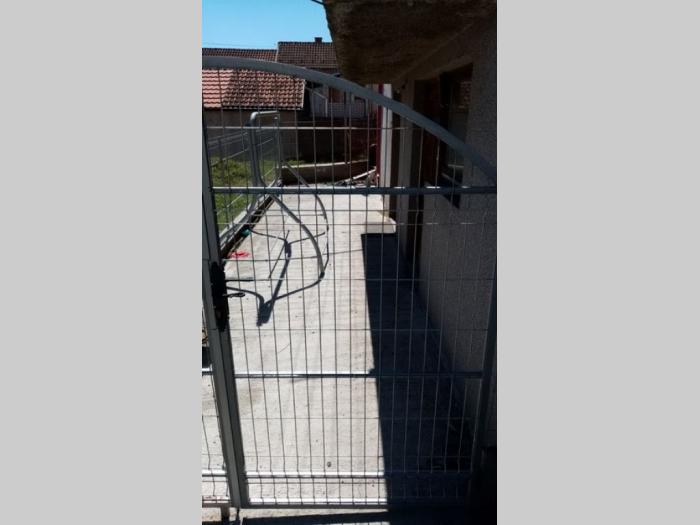 kuća u centru ljubovije besplatni mali oglasi