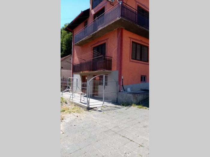 kuća u centru ljubovije besplatni mali oglasi