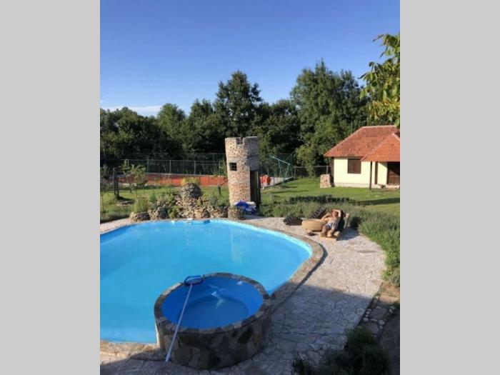 kuća na selu sa bazenom,beograd periferija besplatni mali oglasi