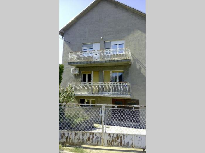 izdajem kuću u sremčici besplatni mali oglasi