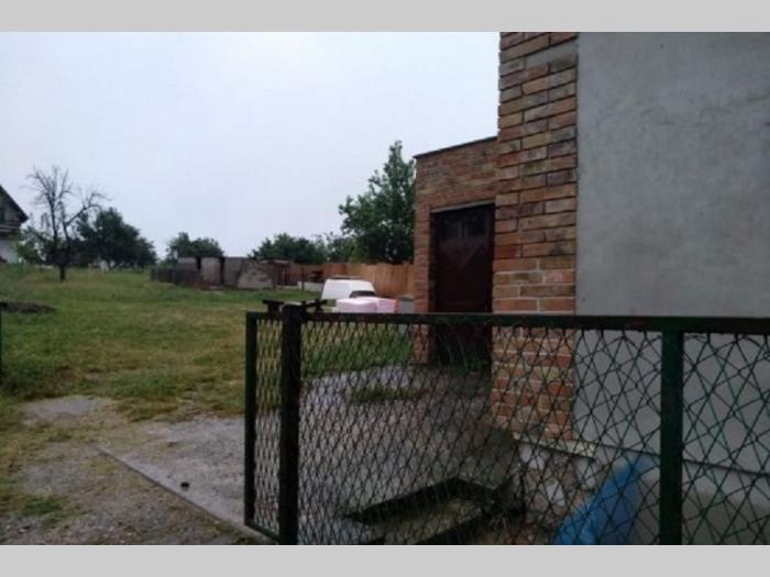 kuća u maloj moštanici besplatni mali oglasi