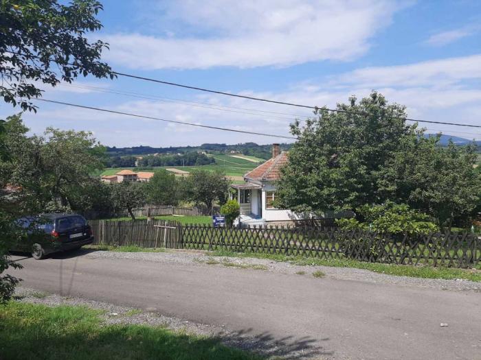 prodajem kuću u mladenovcu besplatni mali oglasi