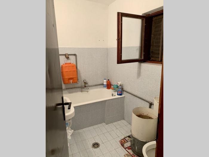 prodaja kuće pored reke besplatni mali oglasi