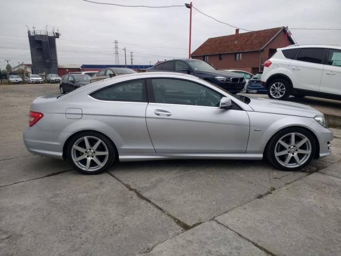 mercedes benz c 180 1 8iamg besplatni mali oglasi