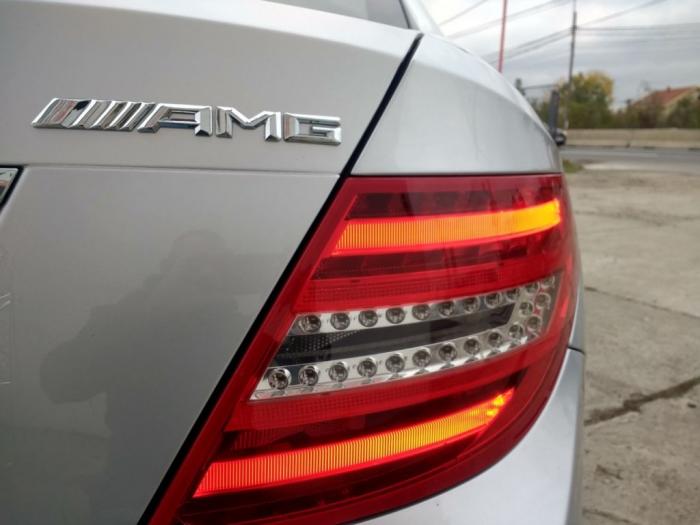 mercedes benz c 180 1 8iamg besplatni mali oglasi