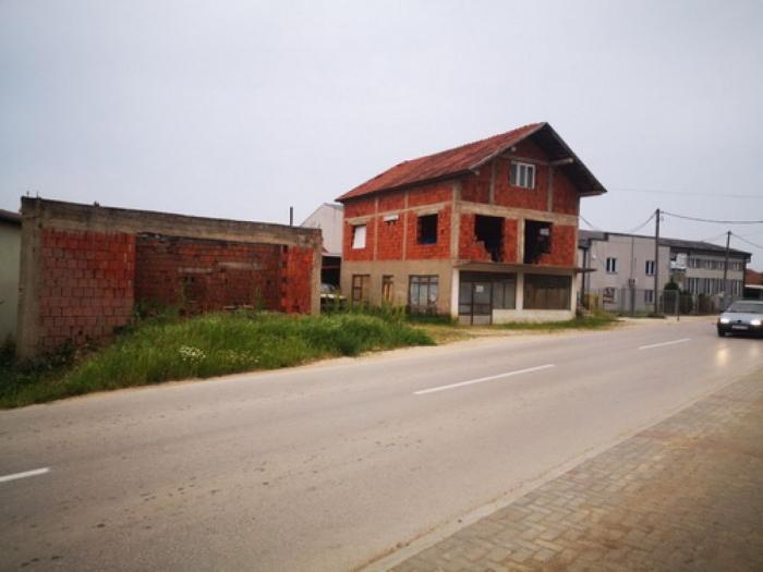 kuća i pomoćna zgrada u donjem neradovcu, nadomak vranja besplatni mali oglasi