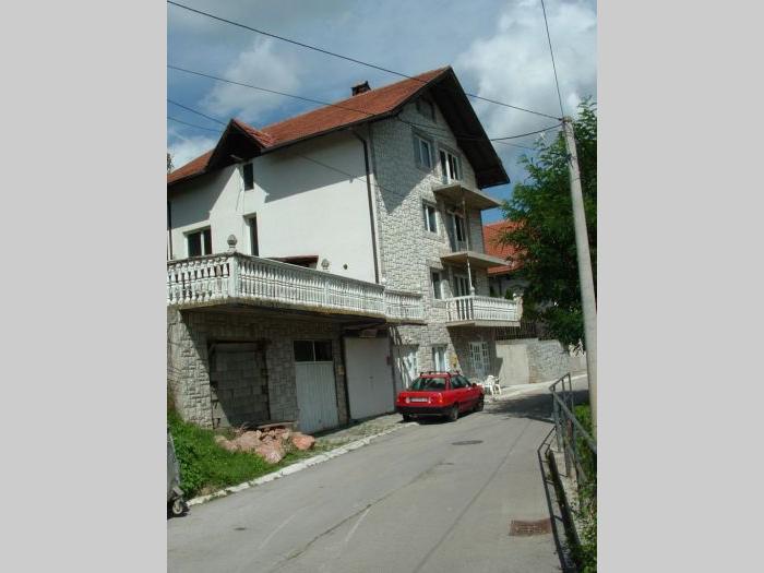stan u kući na prodaju besplatni mali oglasi