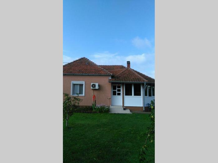 prodajem kuću sa 30 ari placa besplatni mali oglasi