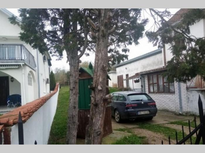 prodajem kuću u bariču besplatni mali oglasi