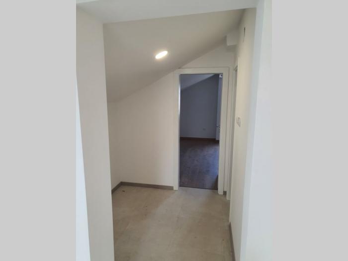 prodaja luksuznog stana centar, novi sad besplatni mali oglasi
