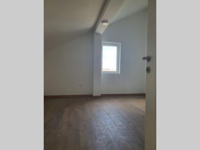prodaja luksuznog stana centar, novi sad besplatni mali oglasi