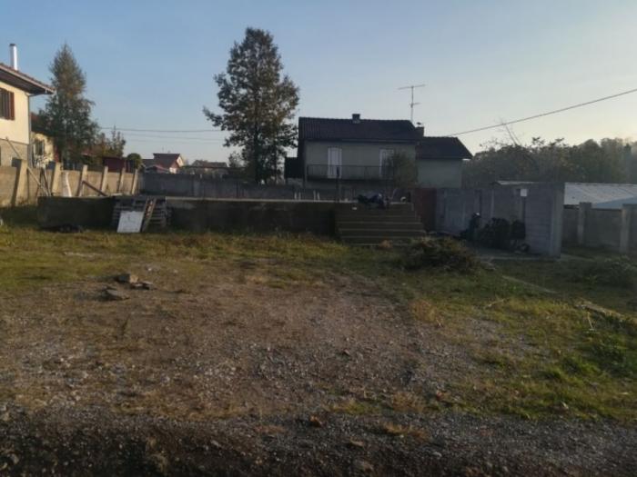 prodajem plac u lazarevcu besplatni mali oglasi
