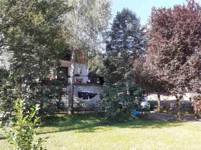 kuća, avala, prnjavor, 150 m2 25m2 terase, 35m2 garaža, 8 ari besplatni mali oglasi