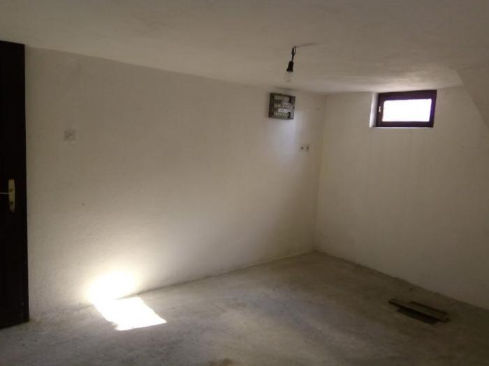 povoljno stambeno poslovni objekat (prnjavor centar) besplatni mali oglasi
