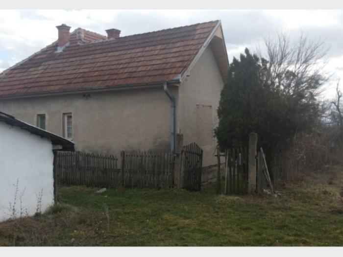 prodajem seosko domaćinstvo, donja trepča, čačak besplatni mali oglasi