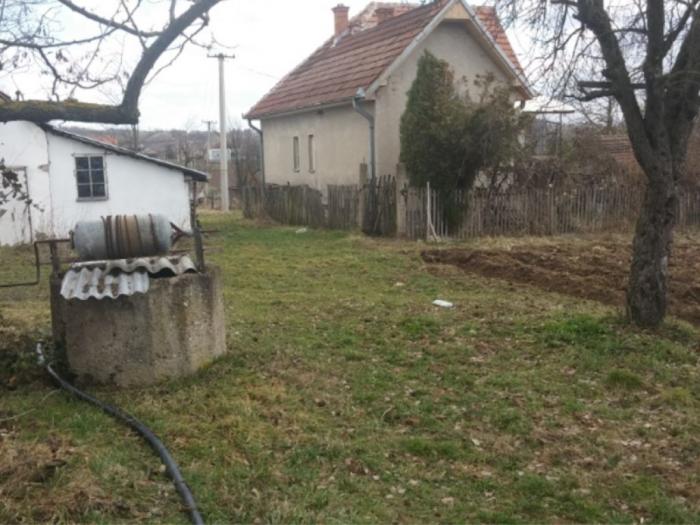 prodajem seosko domaćinstvo, donja trepča, čačak besplatni mali oglasi