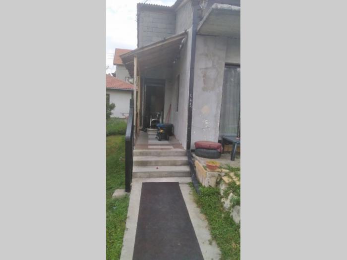 prodajem započetu kuću u kumodraž besplatni mali oglasi