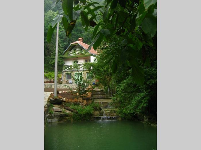 kuća sa imanjem u selu ba ljig besplatni mali oglasi