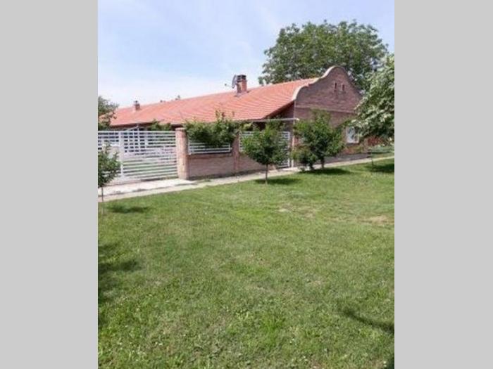 kuća u perlezu 300m2 besplatni mali oglasi