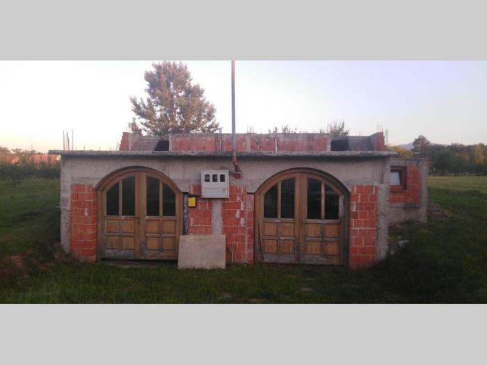 nezavršena kuća i 10 5 ari placa besplatni mali oglasi