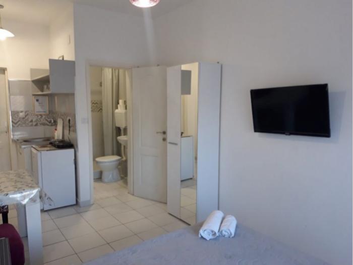 studio, apartmani, stan na dan ledine besplatni mali oglasi