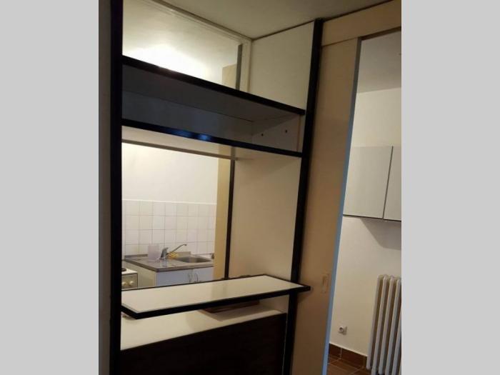 prodajem stan na ceraku besplatni mali oglasi