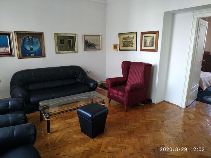 stan u centru salonac besplatni mali oglasi