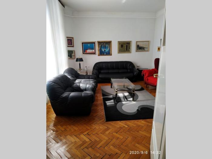 stan u centru salonac besplatni mali oglasi