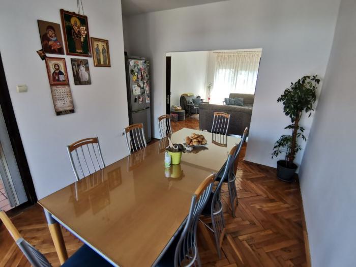 kuća na sprat apatin besplatni mali oglasi