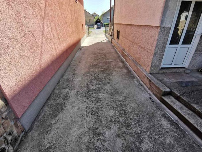 kuća na sprat apatin besplatni mali oglasi