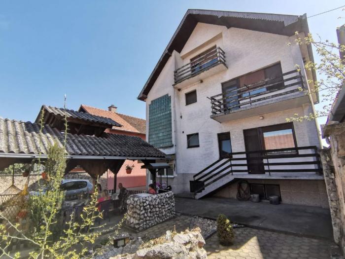 kuća na sprat apatin besplatni mali oglasi