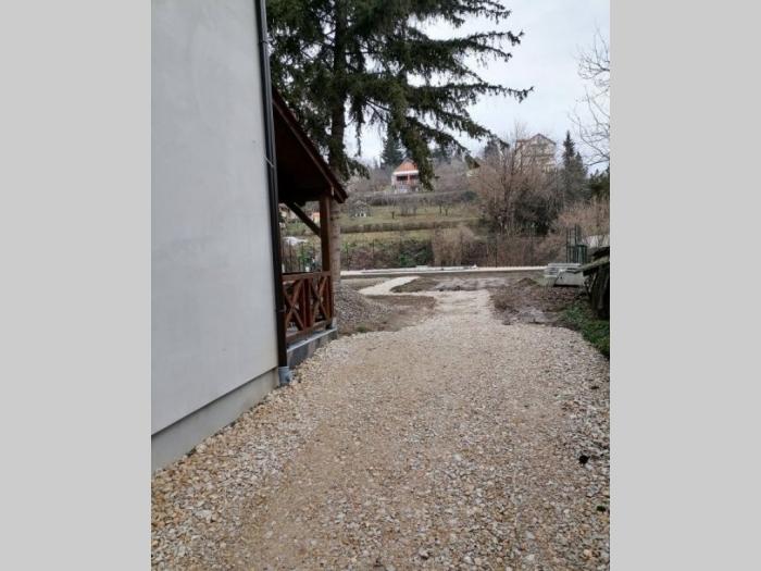kuća sa bezenom besplatni mali oglasi