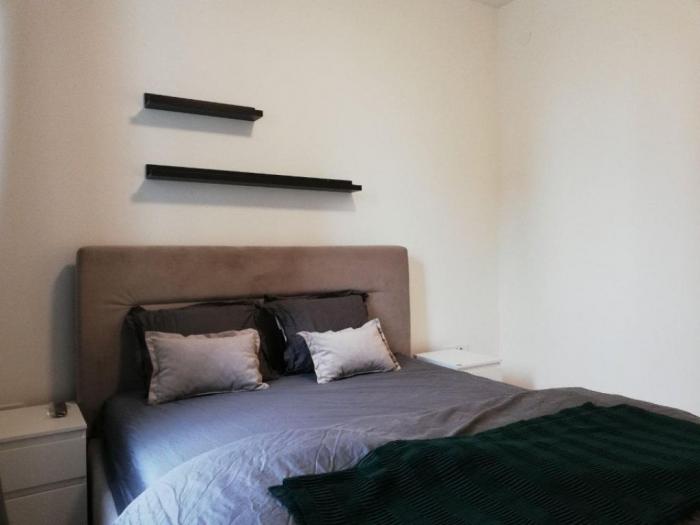 izdajem trosoban stan 85m2, beograd na vodi, vista besplatni mali oglasi