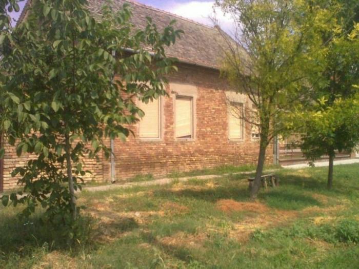 kuća u jarkovcu besplatni mali oglasi