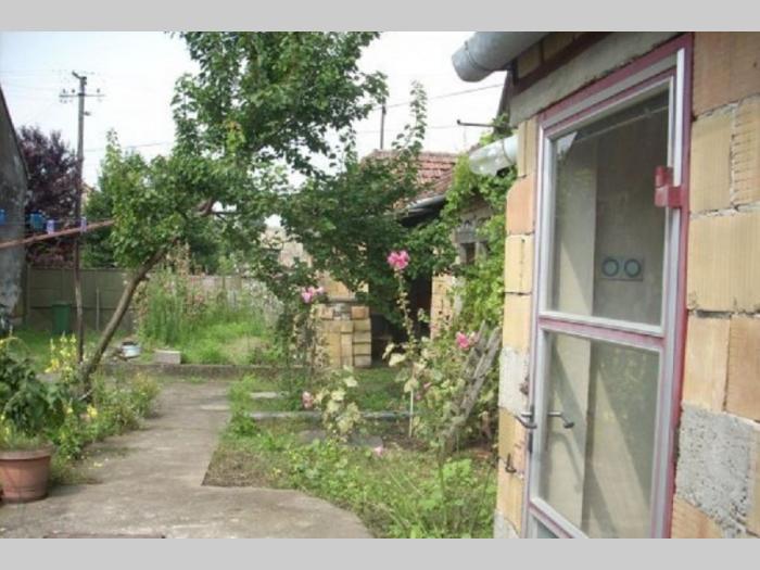 srbobran, kuća vikendica besplatni mali oglasi
