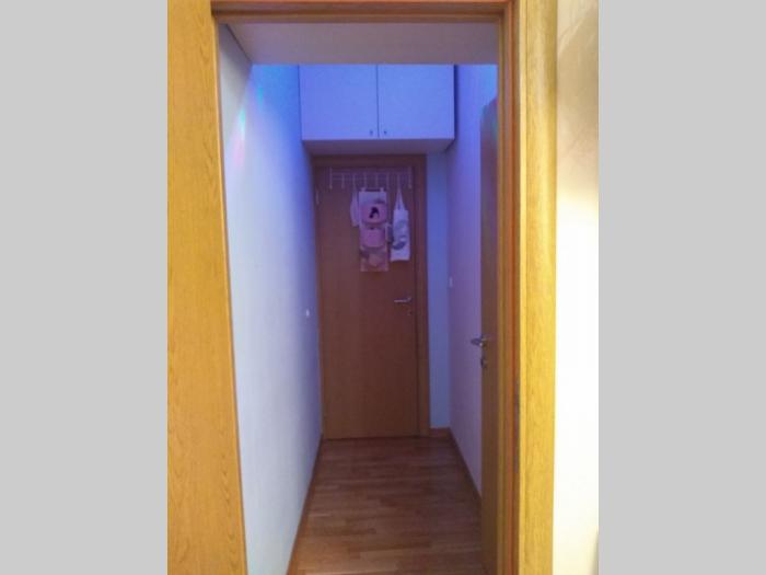 prodajem 2 5 stan u kragujevcu besplatni mali oglasi