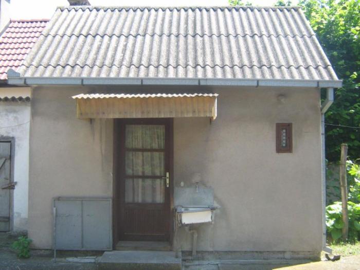 prodajem kuću na sprat u vojki besplatni mali oglasi