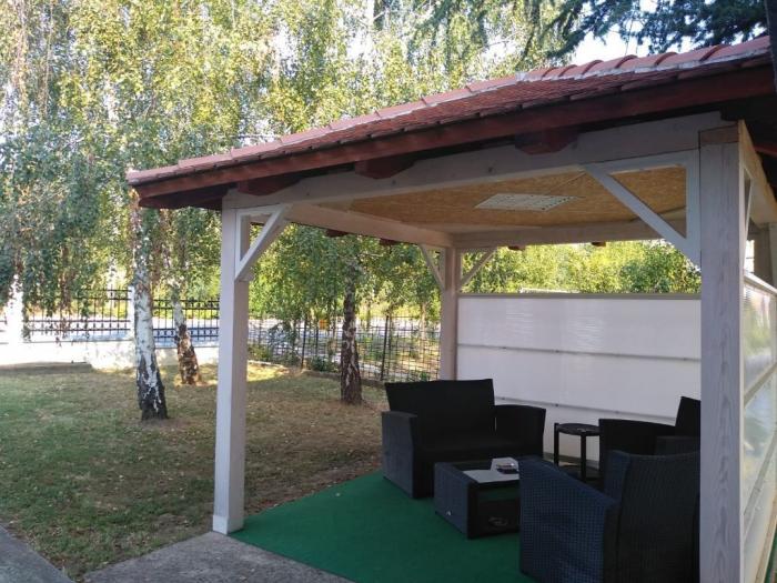 kuća, garaža i letnjikovac velika moštanica besplatni mali oglasi