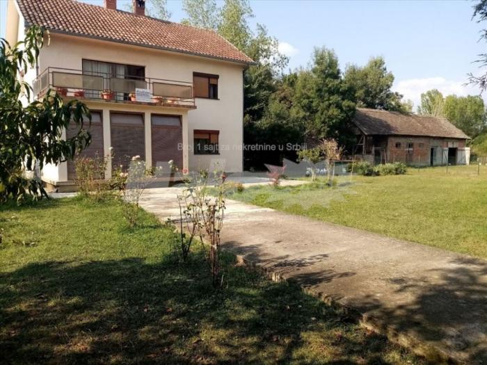 prodaje se kuća sa velikim placem besplatni mali oglasi