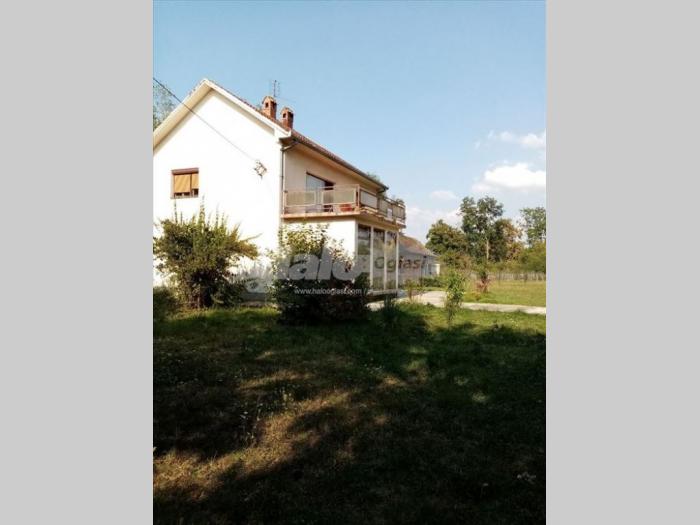 prodaje se kuća sa velikim placem besplatni mali oglasi