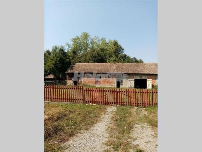 prodaje se kuća sa velikim placem besplatni mali oglasi